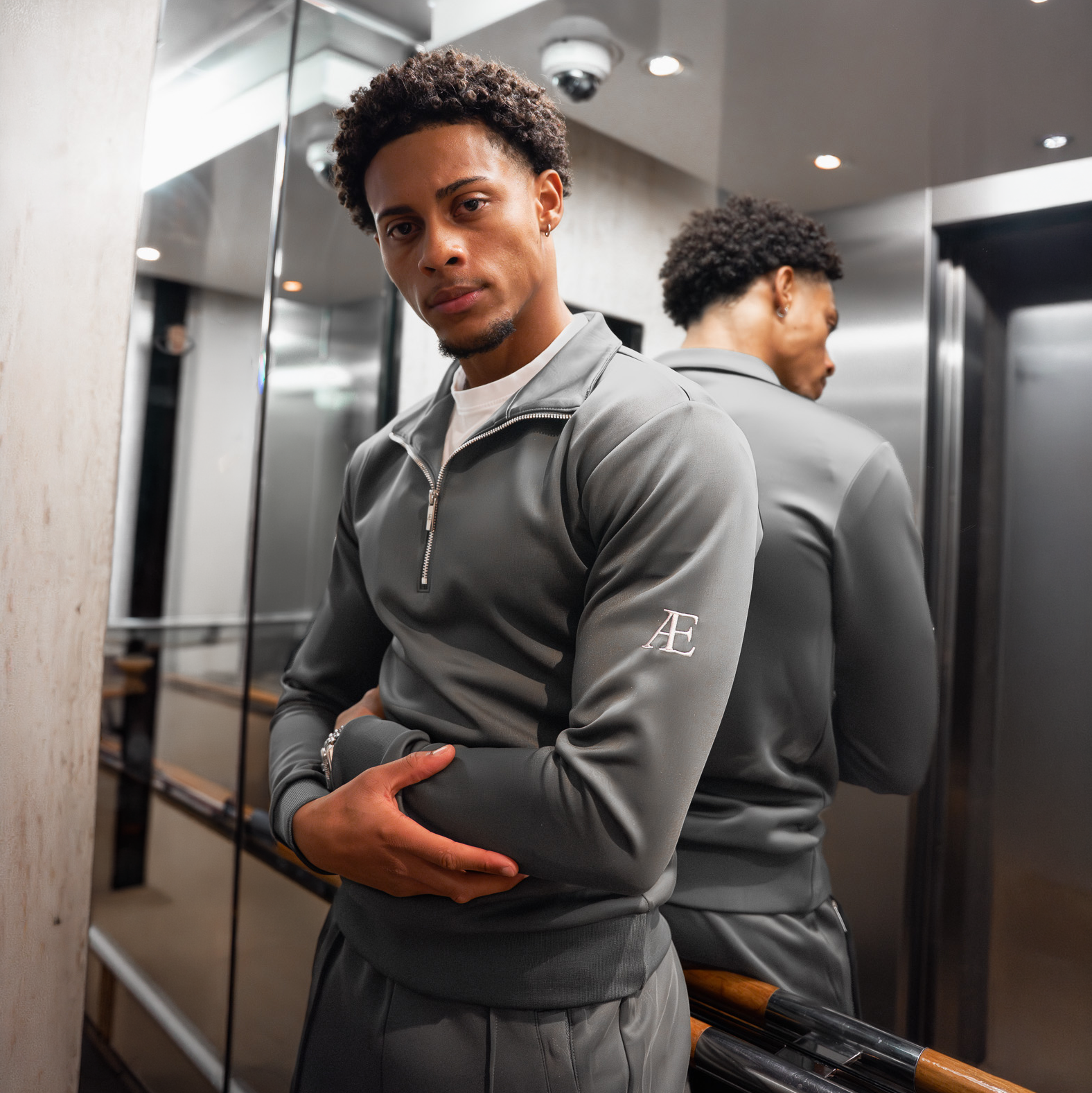 AE Arctic Grey Quarter Zip